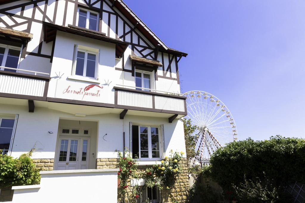 La Villa Les Mots Passants Cabourg Exterior foto